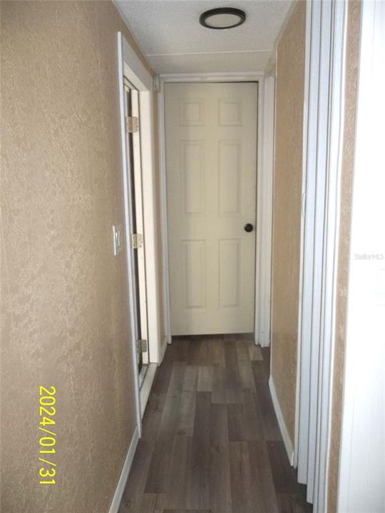 For Sale: $57,000 (1 beds, 1 baths, 396 Square Feet)