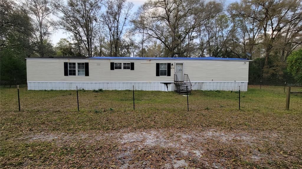 Recently Sold: $95,000 (3 beds, 2 baths, 1216 Square Feet)