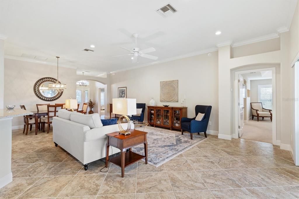 Recently Sold: $950,000 (3 beds, 2 baths, 2244 Square Feet)