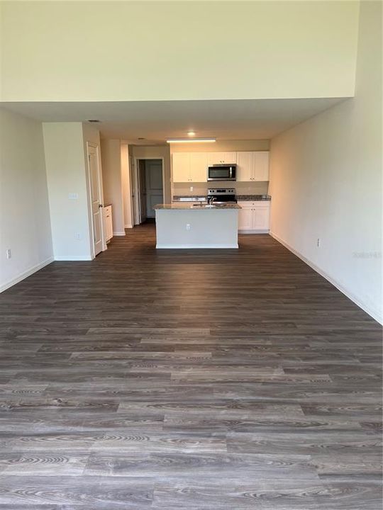 For Rent: $2,100 (3 beds, 2 baths, 1468 Square Feet)