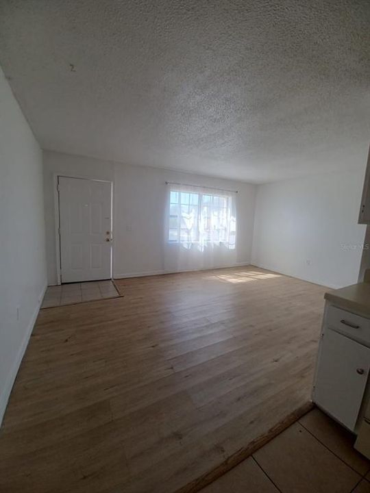 For Rent: $1,200 (1 beds, 1 baths, 608 Square Feet)