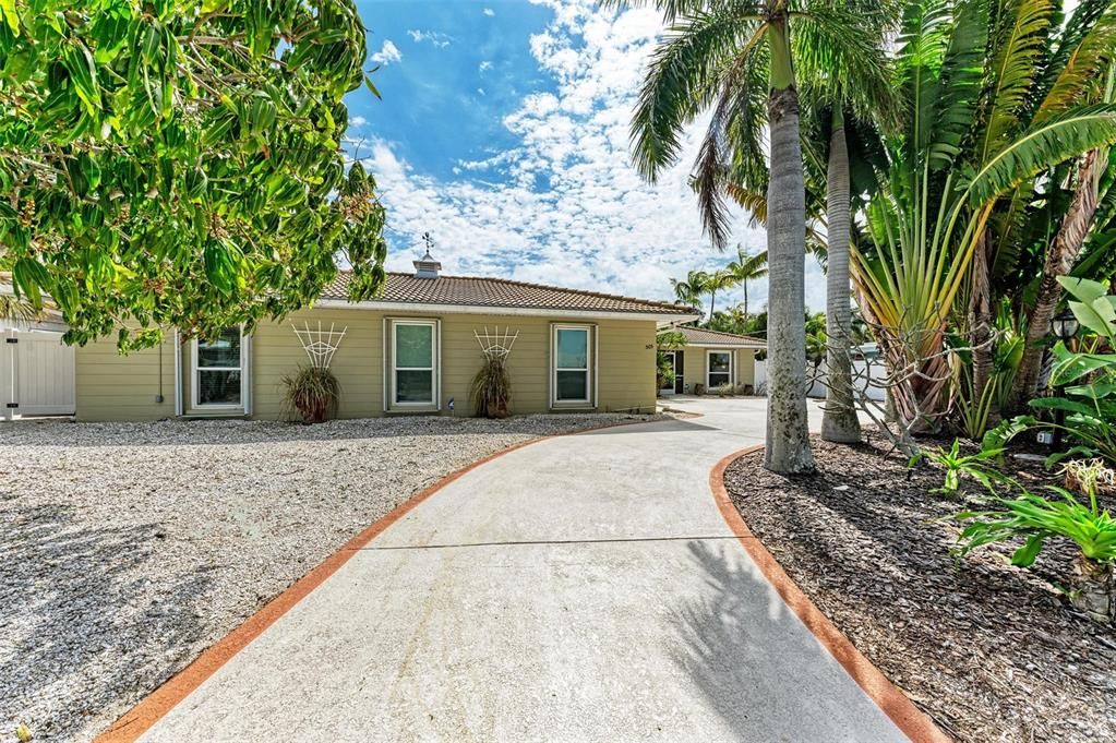 Recently Sold: $1,499,000 (4 beds, 3 baths, 2045 Square Feet)