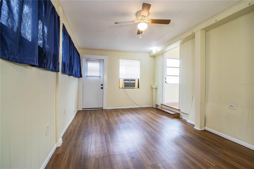 Recently Rented: $1,900 (3 beds, 2 baths, 1226 Square Feet)