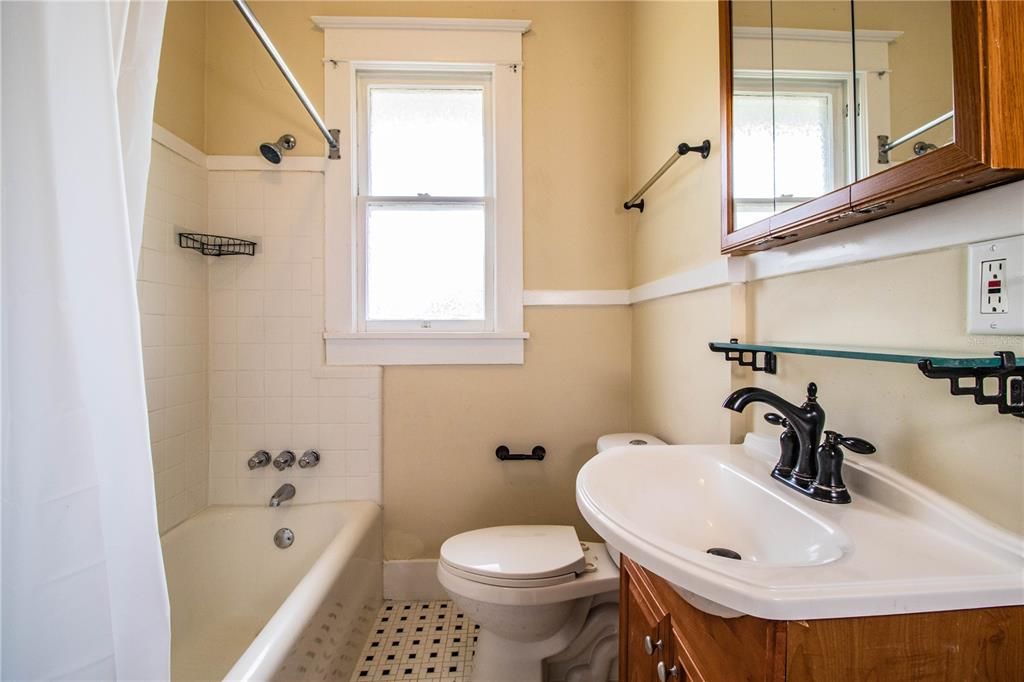 Недавно арендовано: $1,900 (3 спален, 2 ванн, 1226 Квадратных фут)