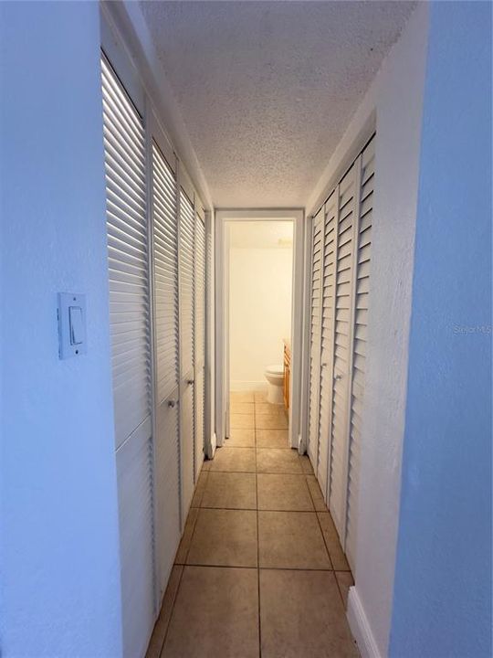 Active With Contract: $129,000 (1 beds, 1 baths, 756 Square Feet)