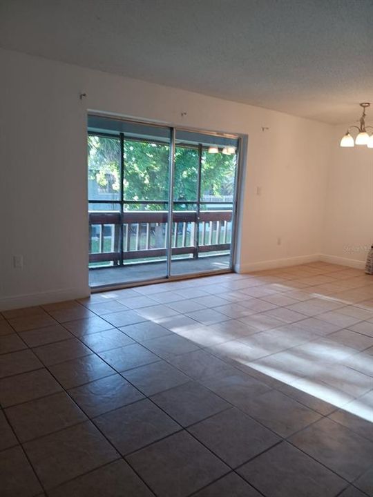 Active With Contract: $129,000 (1 beds, 1 baths, 756 Square Feet)