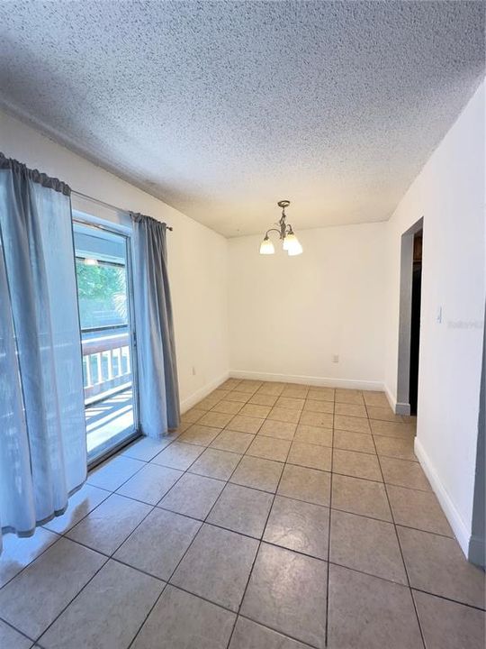 Active With Contract: $129,000 (1 beds, 1 baths, 756 Square Feet)