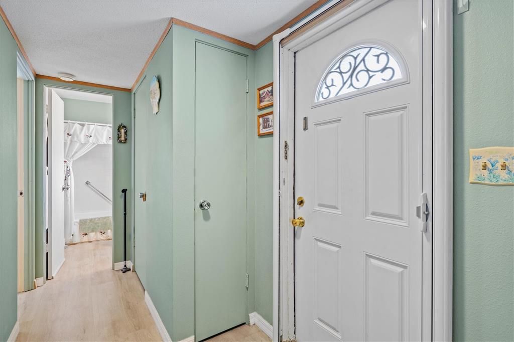 Recently Sold: $240,000 (2 beds, 2 baths, 1055 Square Feet)