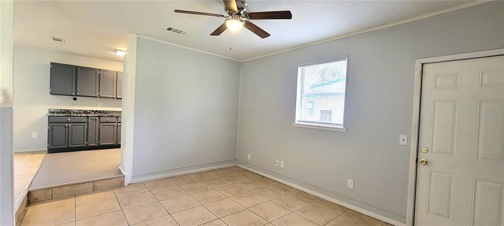 For Sale: $201,000 (3 beds, 2 baths, 1196 Square Feet)