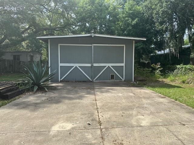 For Sale: $109,000 (2 beds, 1 baths, 897 Square Feet)
