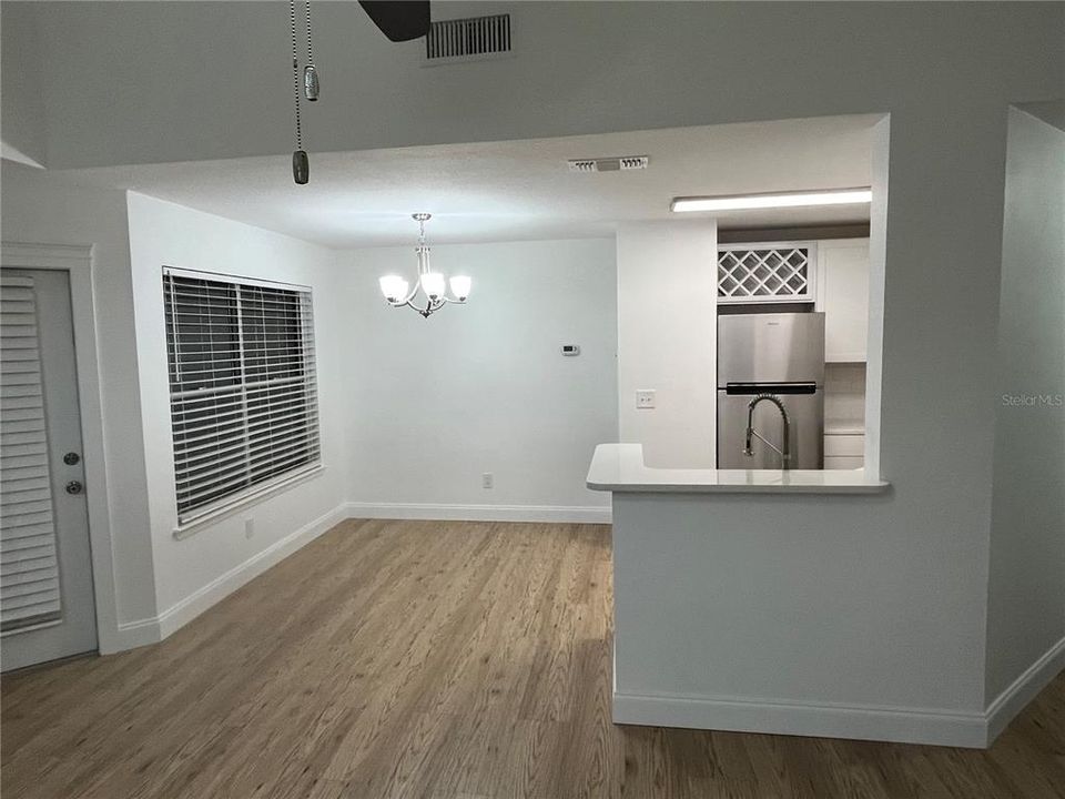 For Rent: $1,650 (2 beds, 1 baths, 851 Square Feet)
