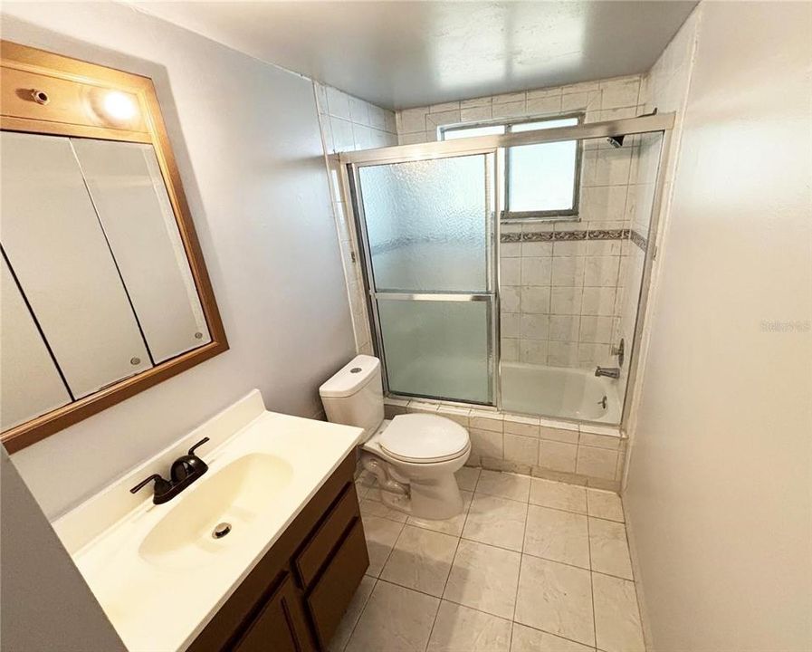 最近租的: $1,950 (4 贝兹, 2 浴室, 1440 平方英尺)