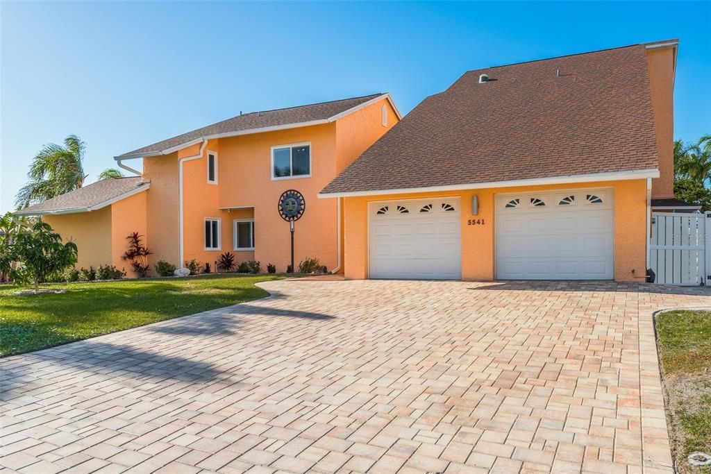 Oversized 2 car garage and driveway