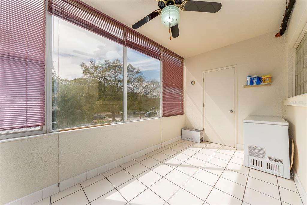Recently Sold: $105,000 (1 beds, 1 baths, 636 Square Feet)