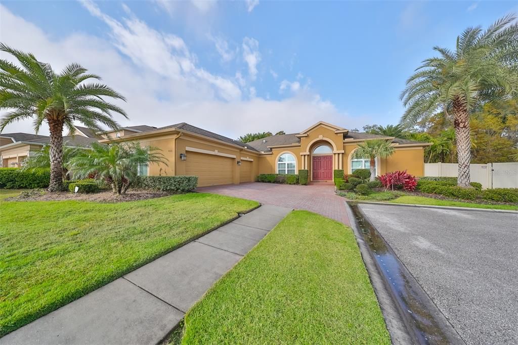 Recently Sold: $850,000 (4 beds, 3 baths, 2720 Square Feet)
