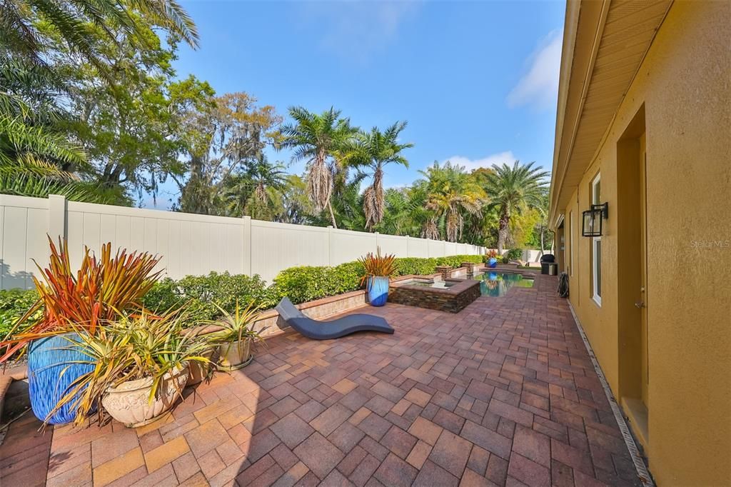 Recently Sold: $850,000 (4 beds, 3 baths, 2720 Square Feet)