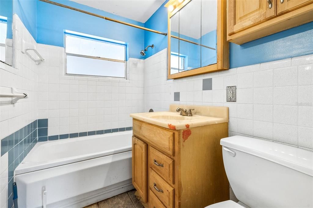 最近售出: $229,000 (4 贝兹, 2 浴室, 1634 平方英尺)