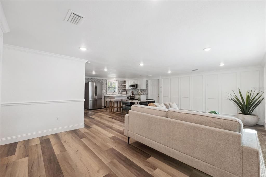 Active With Contract: $375,000 (3 beds, 2 baths, 1304 Square Feet)