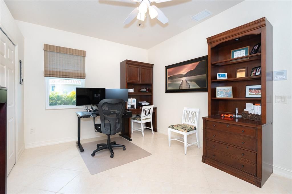 For Sale: $1,100,000 (3 beds, 2 baths, 2517 Square Feet)