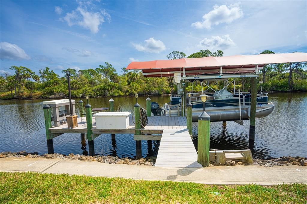 For Sale: $1,100,000 (3 beds, 2 baths, 2517 Square Feet)