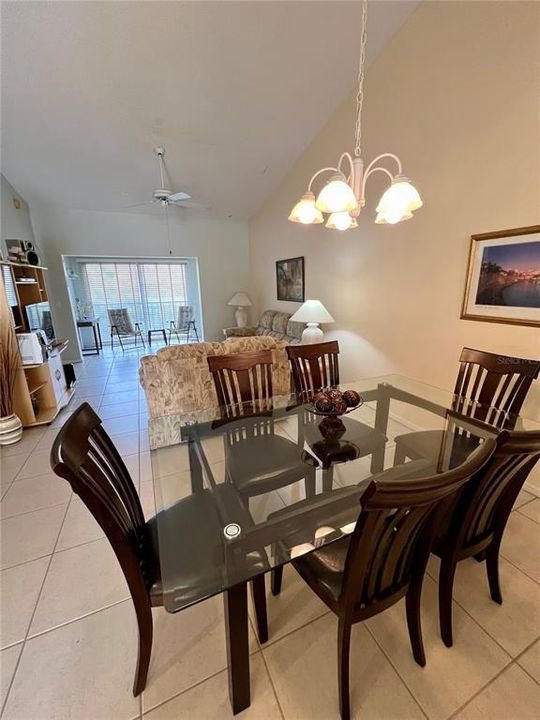 Active With Contract: $1,850 (2 beds, 2 baths, 1013 Square Feet)