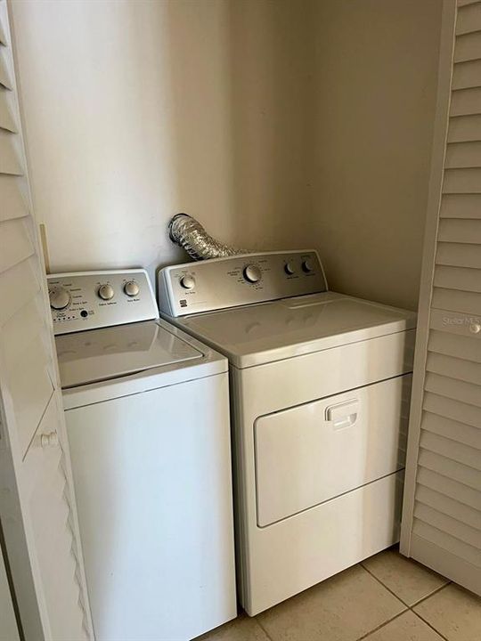 Active With Contract: $1,850 (2 beds, 2 baths, 1013 Square Feet)