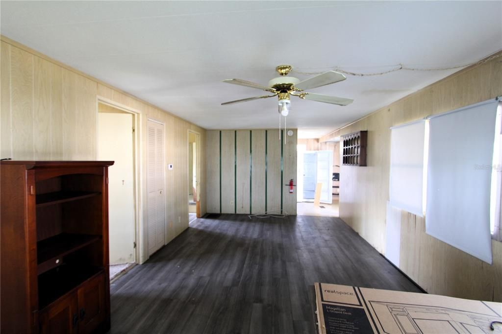 Active With Contract: $65,000 (2 beds, 1 baths, 744 Square Feet)