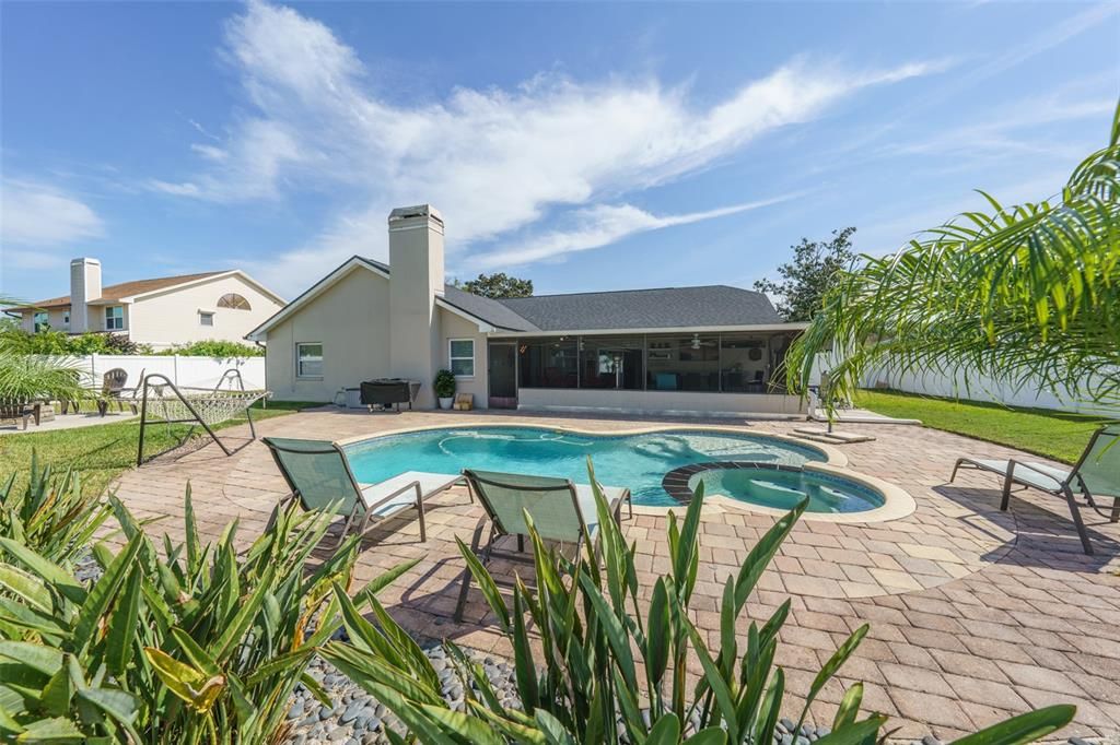 Active With Contract: $594,750 (4 beds, 2 baths, 2253 Square Feet)