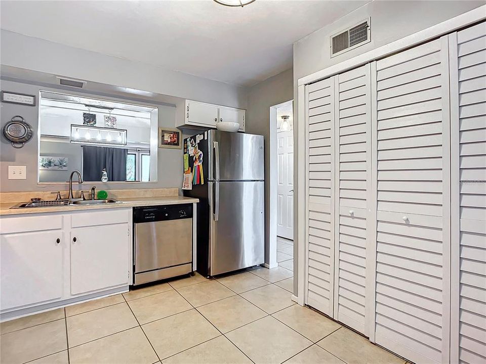 For Sale: $224,000 (2 beds, 2 baths, 1514 Square Feet)
