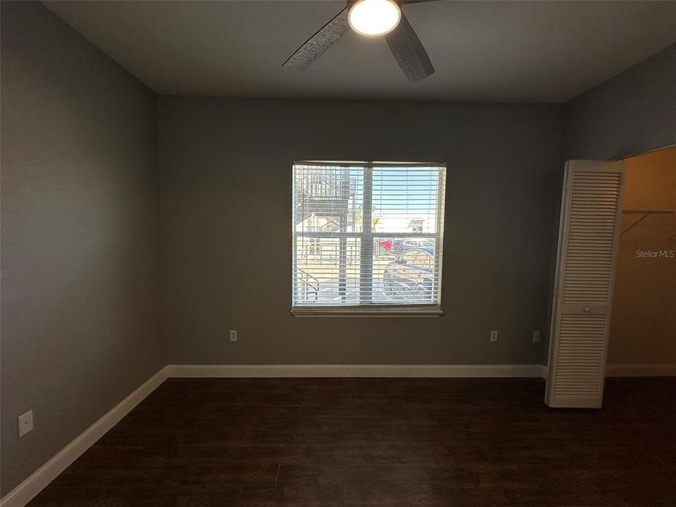 Active With Contract: $1,800 (2 beds, 2 baths, 948 Square Feet)