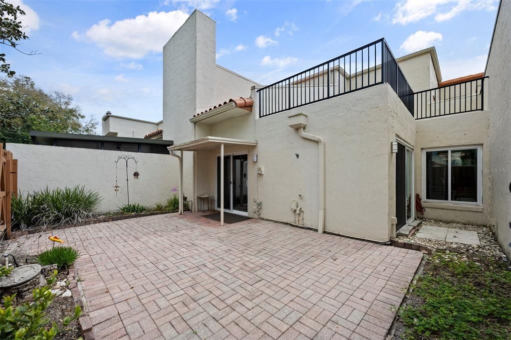 Recently Sold: $394,000 (2 beds, 2 baths, 1426 Square Feet)