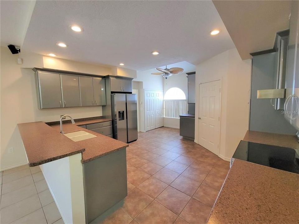 For Rent: $6,000 (3 beds, 3 baths, 2154 Square Feet)