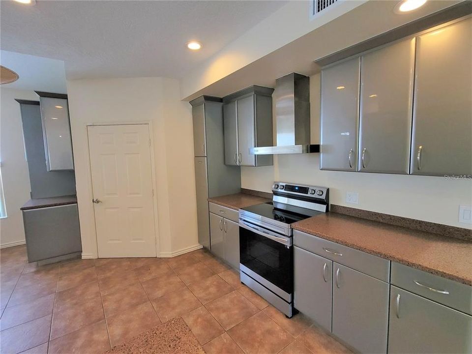 For Rent: $6,000 (3 beds, 3 baths, 2154 Square Feet)