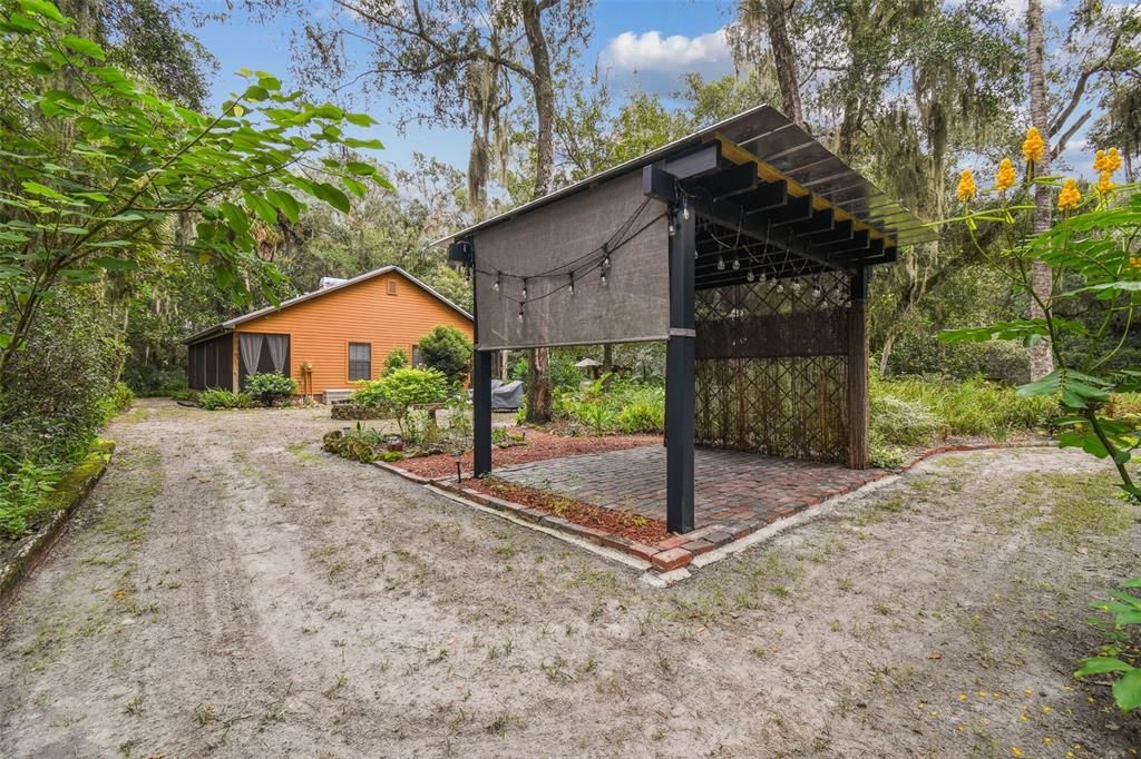 En Venta: $550,000 (2 camas, 2 baños, 1050 Pies cuadrados)