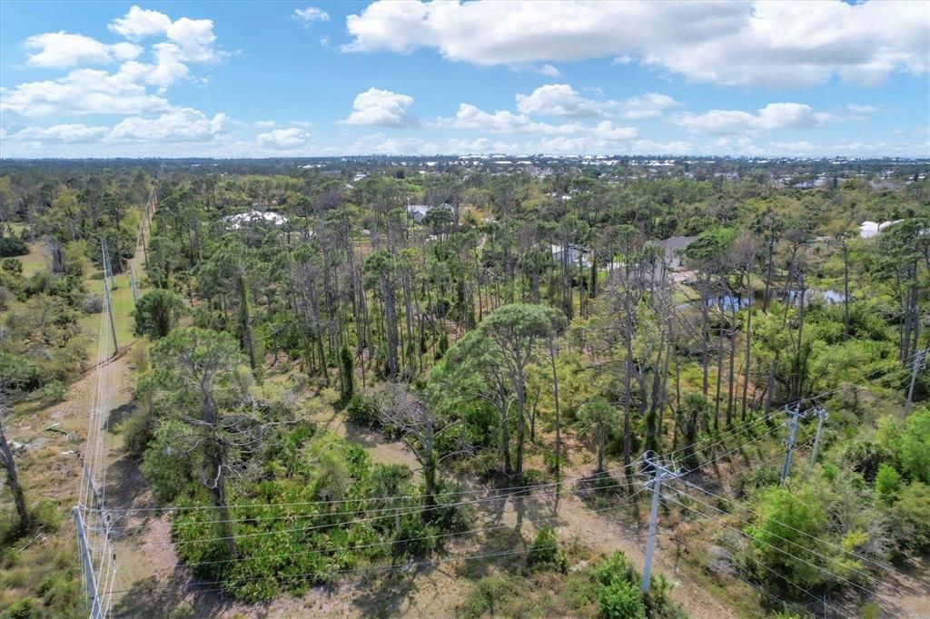 На продажу: $429,000 (3.30 acres)