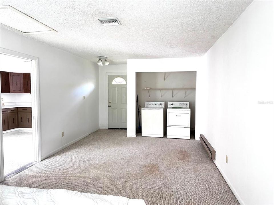 For Sale: $235,000 (3 beds, 1 baths, 1144 Square Feet)