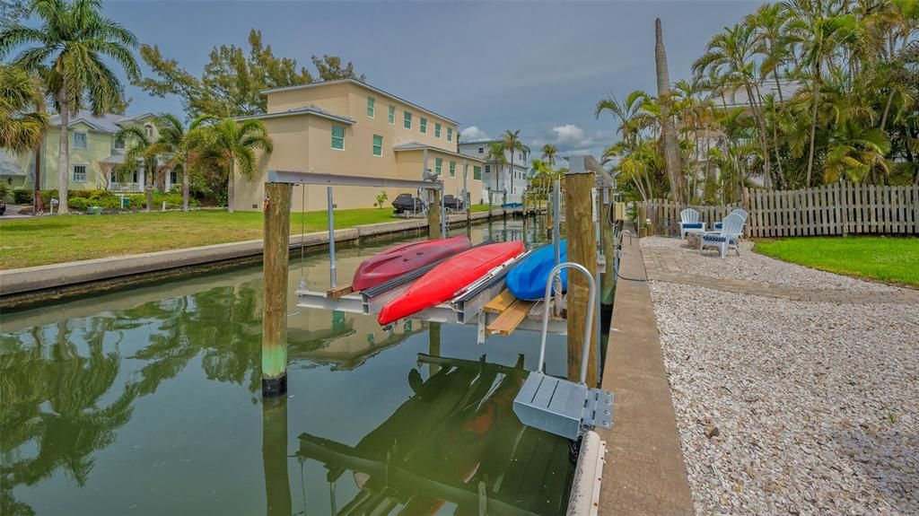 Active With Contract: $1,199,000 (2 beds, 2 baths, 1353 Square Feet)