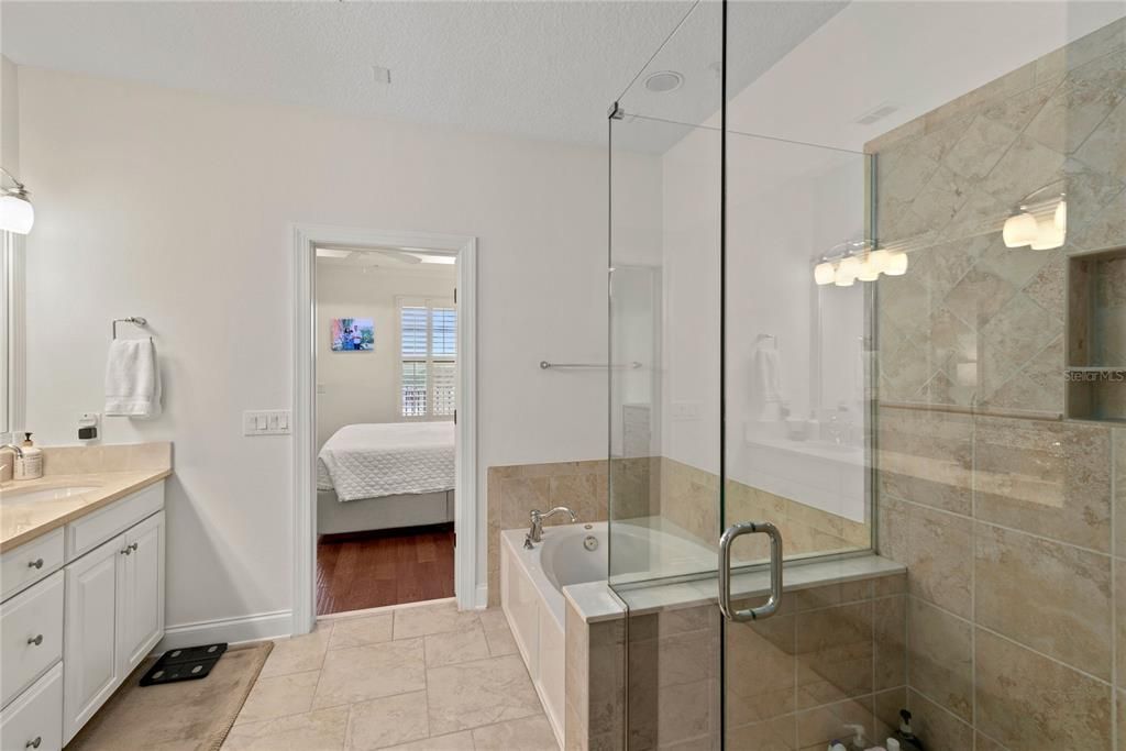 最近租的: $4,900 (3 贝兹, 3 浴室, 2049 平方英尺)
