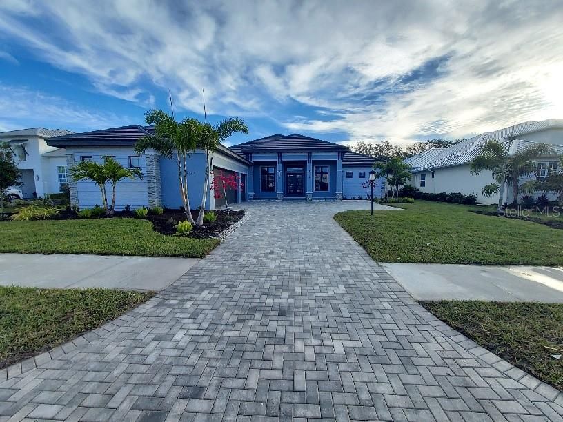 Recently Sold: $1,830,000 (5 beds, 4 baths, 3525 Square Feet)