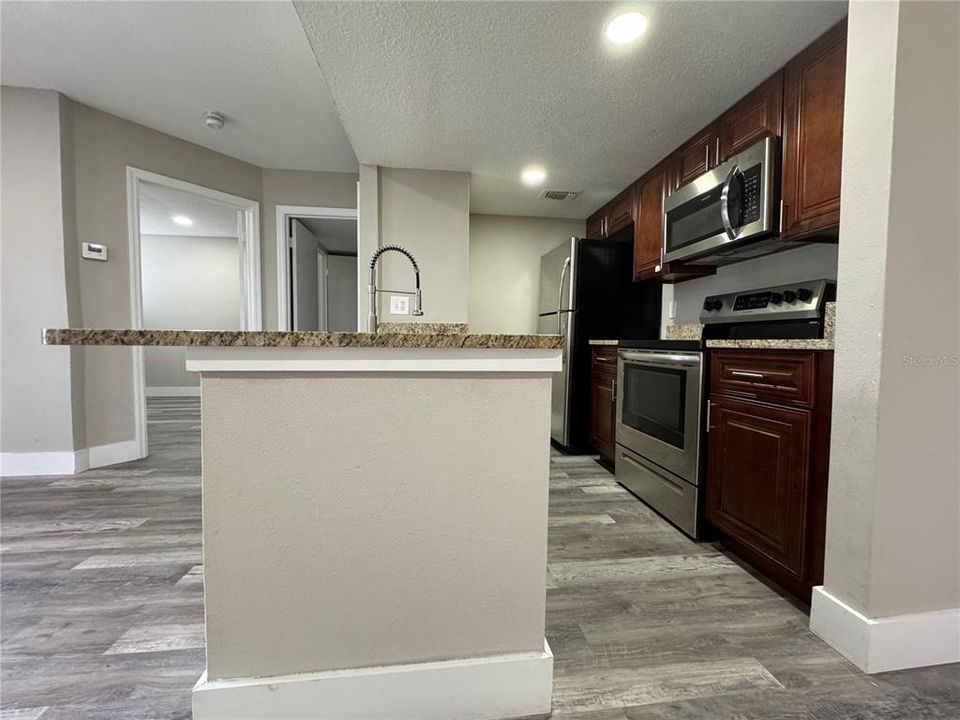 For Rent: $1,800 (2 beds, 2 baths, 952 Square Feet)