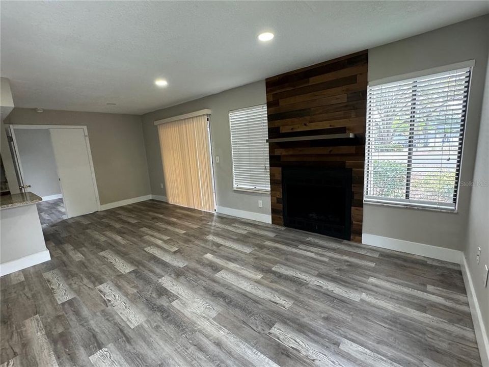 For Rent: $1,800 (2 beds, 2 baths, 952 Square Feet)