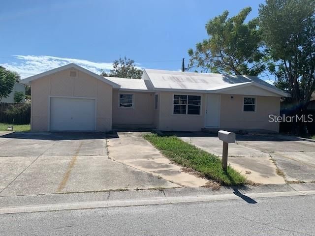 Recently Rented: $1,795 (3 beds, 2 baths, 772 Square Feet)
