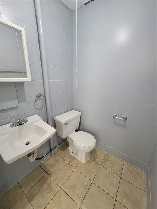 Active With Contract: $164,900 (3 beds, 1 baths, 1006 Square Feet)