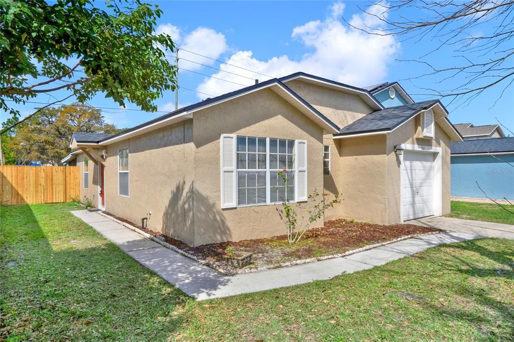 Recently Sold: $314,900 (3 beds, 2 baths, 1052 Square Feet)