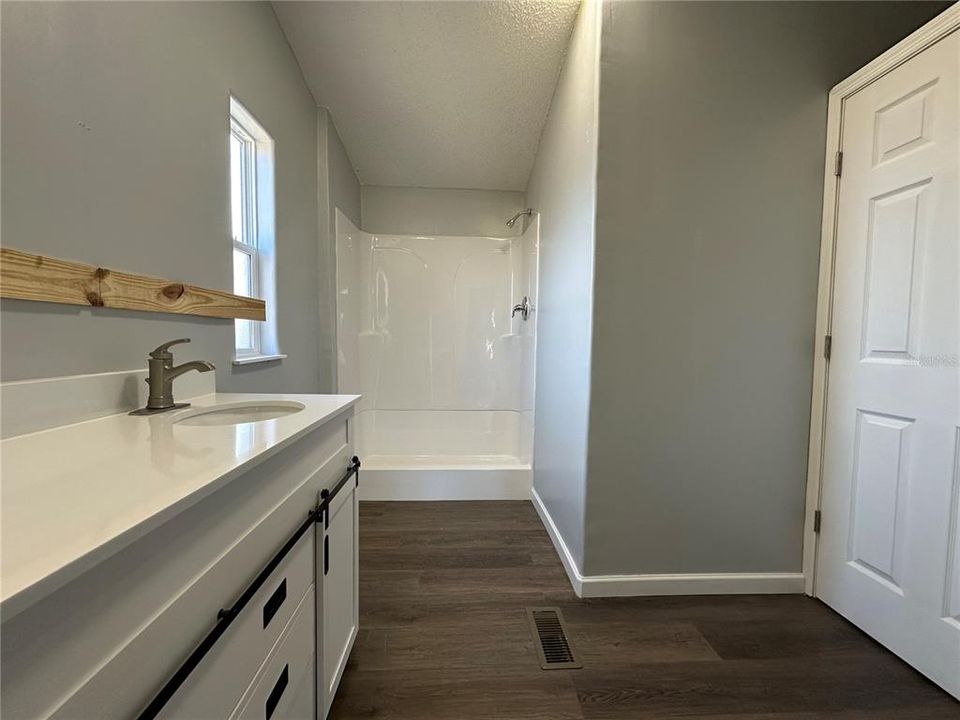For Sale: $299,900 (3 beds, 2 baths, 1152 Square Feet)