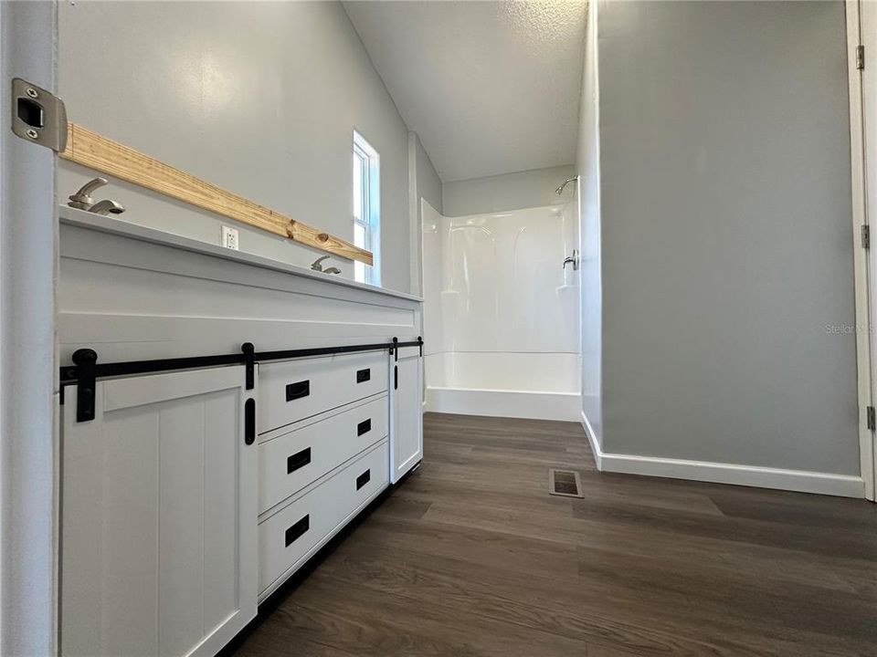 For Sale: $299,900 (3 beds, 2 baths, 1152 Square Feet)