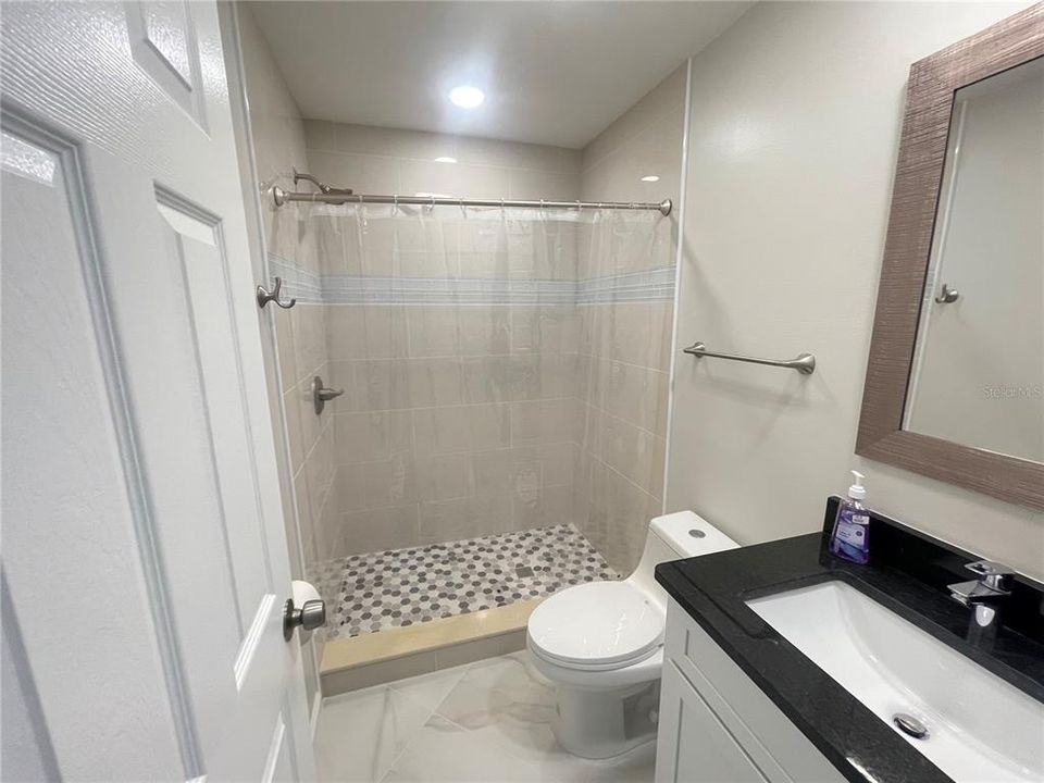 Active With Contract: $2,150 (2 beds, 2 baths, 1000 Square Feet)