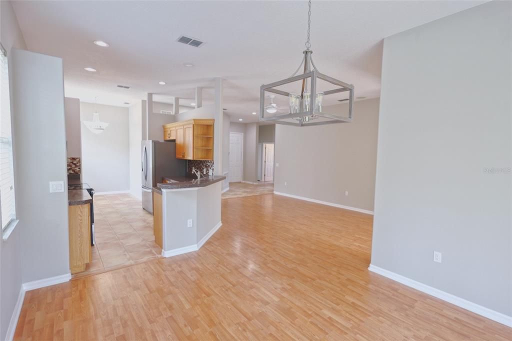 Active With Contract: $349,900 (2 beds, 2 baths, 1683 Square Feet)