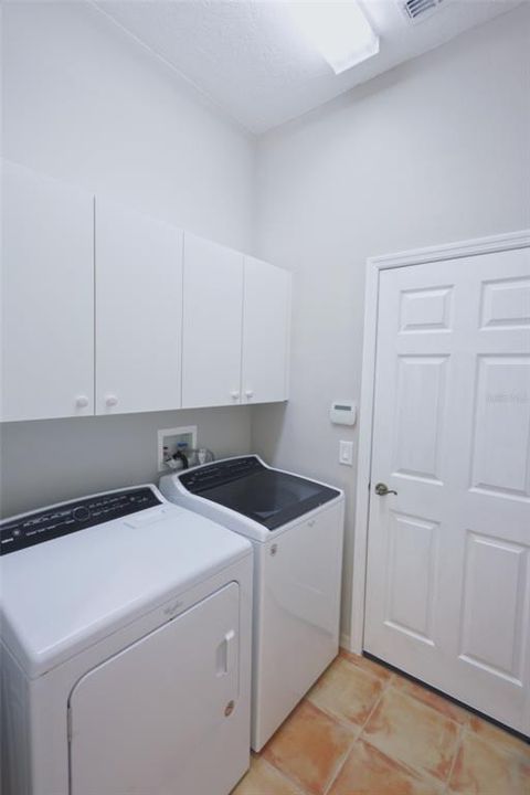 Active With Contract: $349,900 (2 beds, 2 baths, 1683 Square Feet)