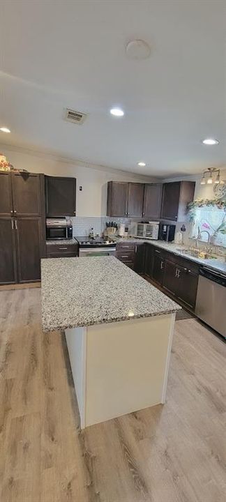 For Sale: $439,000 (3 beds, 2 baths, 1620 Square Feet)